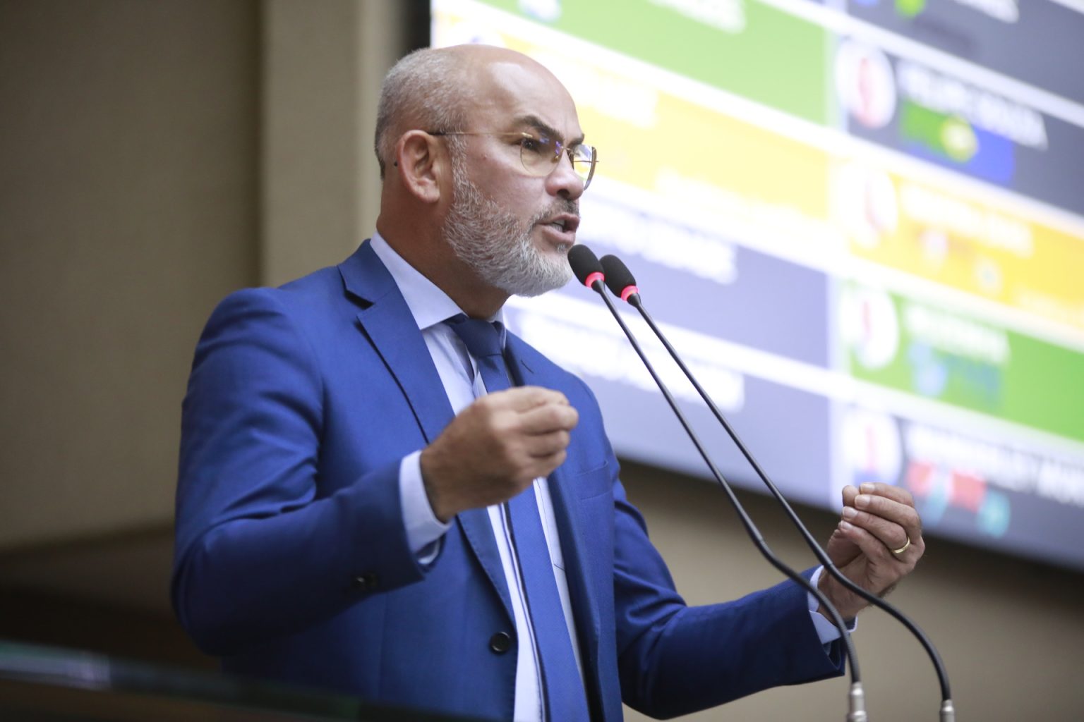 Deputado Cabo Maciel propoe indicativo para construcao de quadra poliesportiva coberta em escolas da zona Leste de Manaus Foto Paulo Ferraz p8v3H1