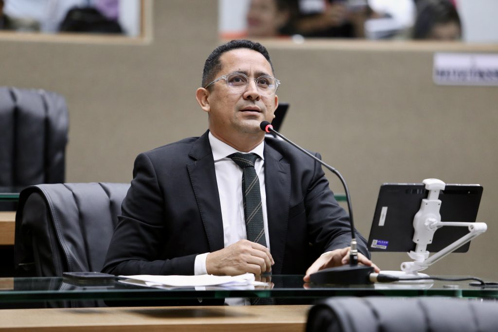 Deputado Daniel Almeida solicita retomada das obras da AM 352 para impulsionar o turismo em Novo Airao Foto Gilson Melo 1024x683 WpMFE1