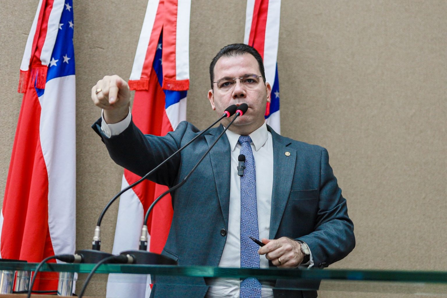 Deputado estadual Wilker Barreto cobra esclarecimentos da Amazonas Energia sobre prejuizos causados por apagao Foto Davide Silva MsZGay