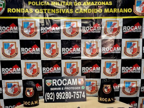 PMAM TRES PESSOAS SAO PRESAS POR ROUBO PELA POLICIA MILITAR DO AMAZONAS POR ROUBO A ONIBUS FOTO DIVULGACAO PMAM 577x435 UV2kMs