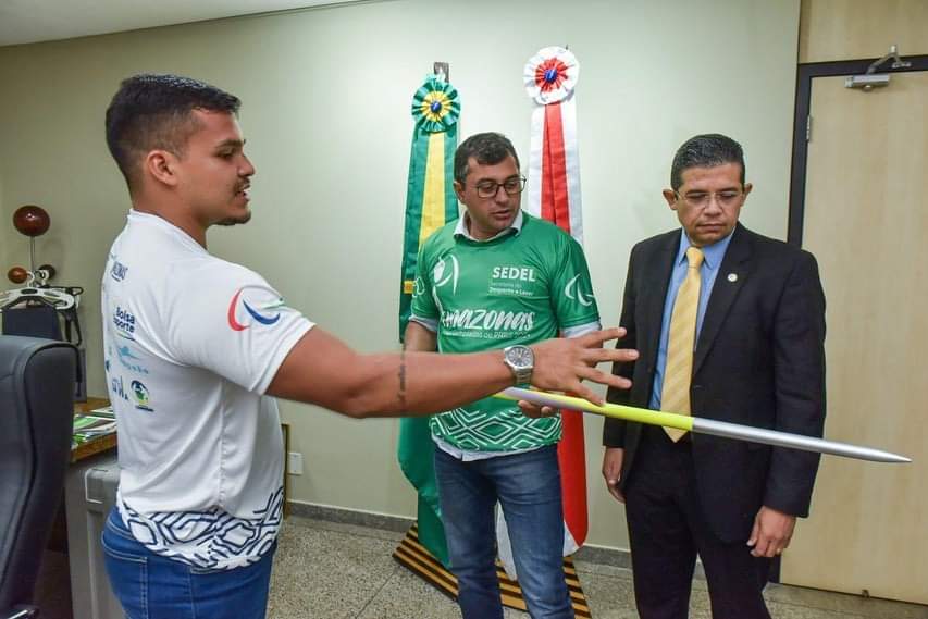 Atleta Pedro Nunes quebra recordes brasileiro e sul americano de dardo com apoio do deputado Joao Luiz Foto Mauro Smith