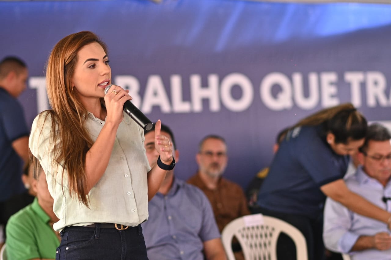 Debora Menezes participa de entrega de veiculos e equipamentos para seguranca publica Foto Daniel Nogueira kSWGkB