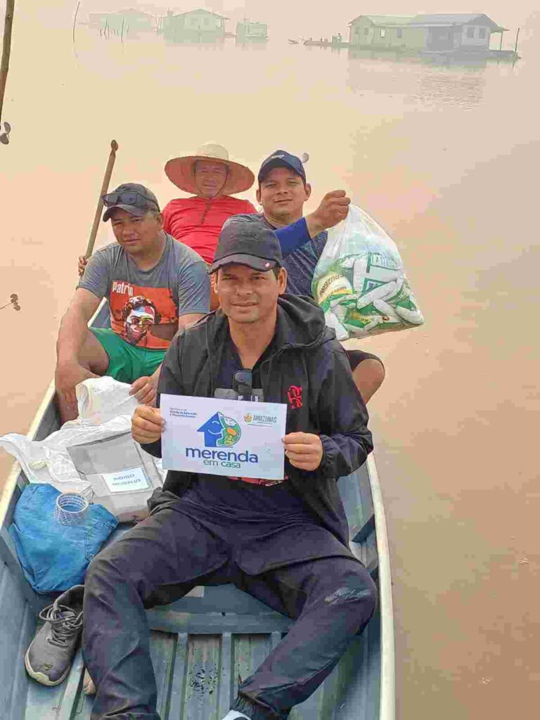 Educalcao professor Manoel da Cruz Itacoatiara Foto arquivo pessoal 768x1024 FsaoGD