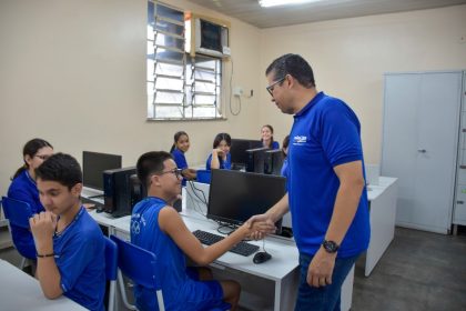 Emendas parlamentares do deputado Joao Luiz modernizam laboratorios de informaticas de escolas nas zonas Leste e Sul de Manaus Foto Mauro Smith HlnCm4