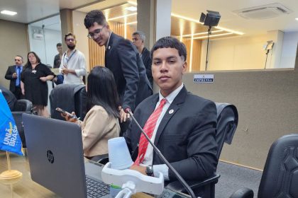 Estudante de Iranduba e o escolhido de Adjuto Afonso no Programa Parlamento Jovem E6OvNT