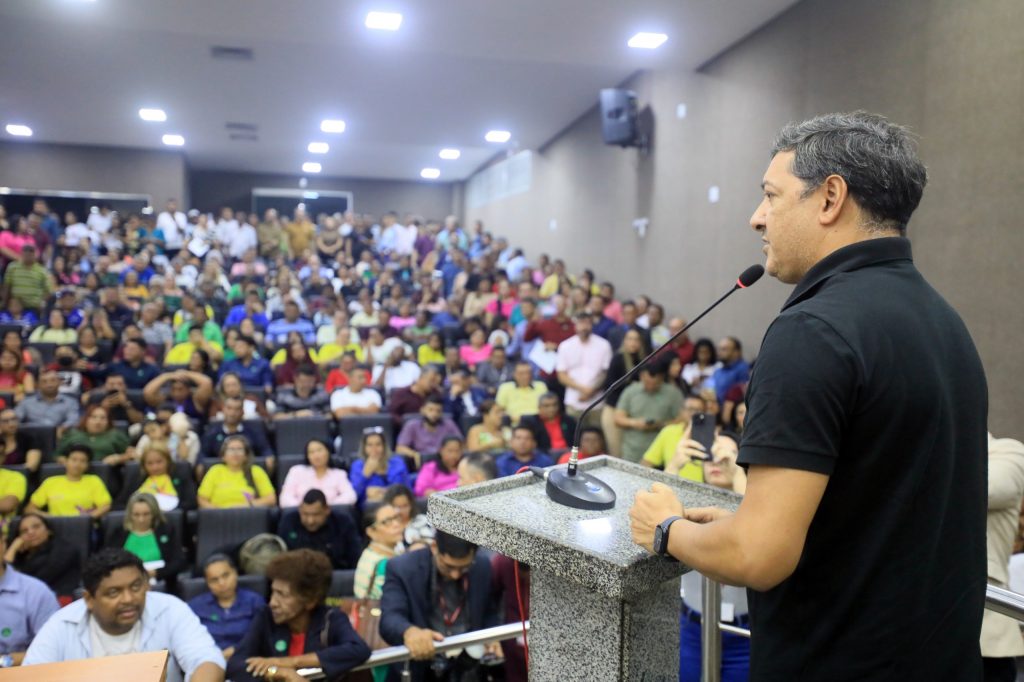 Felipe Souza homenageia lideres comunitarios que fazem parte da sua trajetoria politica 1024x682 0ynAwl