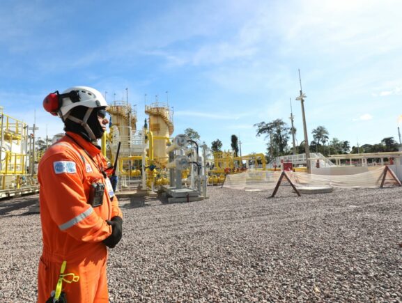 Governo do Amazonas vistoria futura escola tecnica de Gas e Energia do Cetam de Silves 6 577x435 J3uaV5