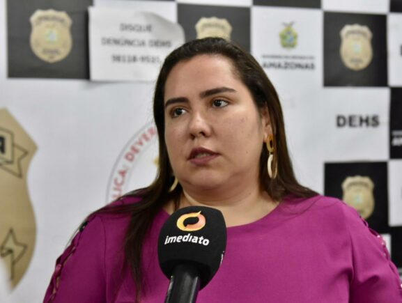 PC AM DELEGADA DEBORAH BABRREIROS ADJUNTA DA DEHS FOTO ERLON RODRIGUES 2 577x435 Kaj9ME