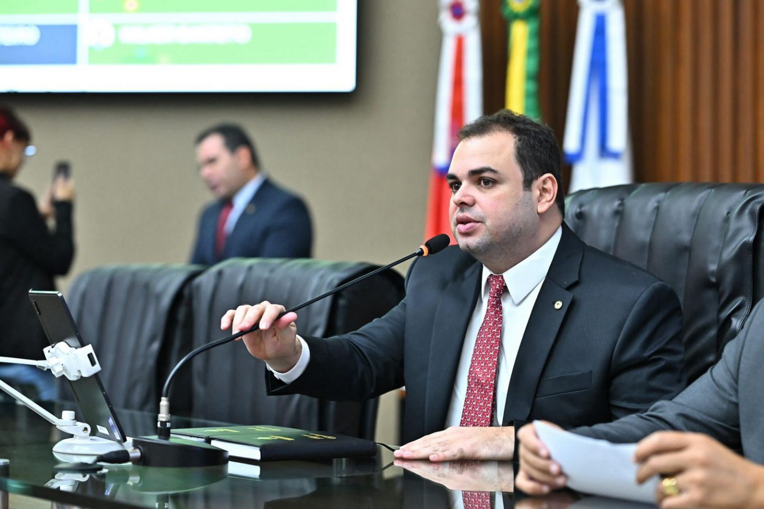 Presidente da Aleam Roberto Cidade coloca sede do Legislativo Estadual como posto de coleta de agua potavel para o Rio Grande do Sul 2 6oL0yk