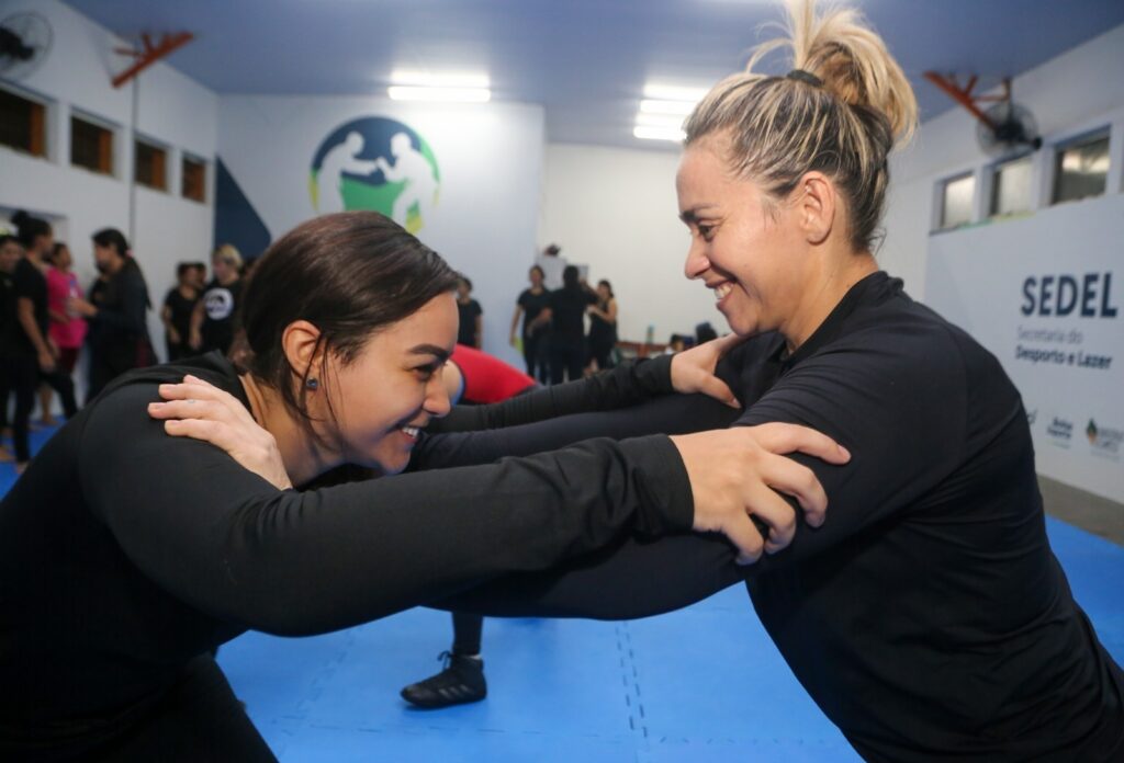 SEDEL Curso de Defesa Pessoal Feminina na Vila Olimpica 2 FOTO Julcemar Alves Sedel 1024x696