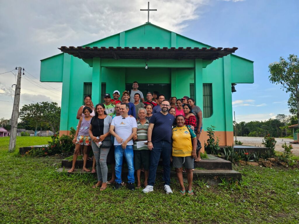 Semig visita comunidade ribeirinha para realizar estudo de viabilidade de instalacao de placa solar em Parintins FOTOS Divulgacao Semig AM 1024x768 vW1QQh