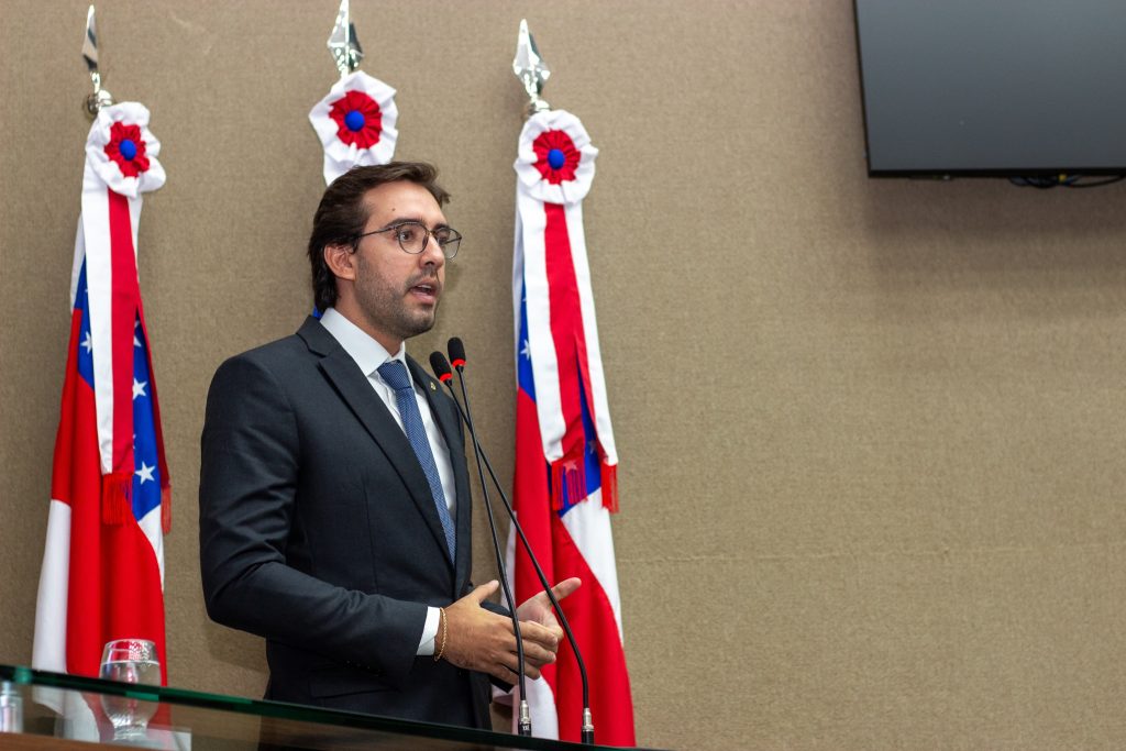 Apos abertura de curso da UEA em Novo Remanso Thiago Abrahim assegura que nao medira esforcos para levar polos rurais para outros municipios Foto Jhonantan Darth 1024x683