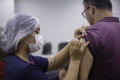Assembleia Legislativa do Amazonas realiza acao de saude com vacinacao acao educativa e testes rapidos Foto Danilo Mello TKEJyi