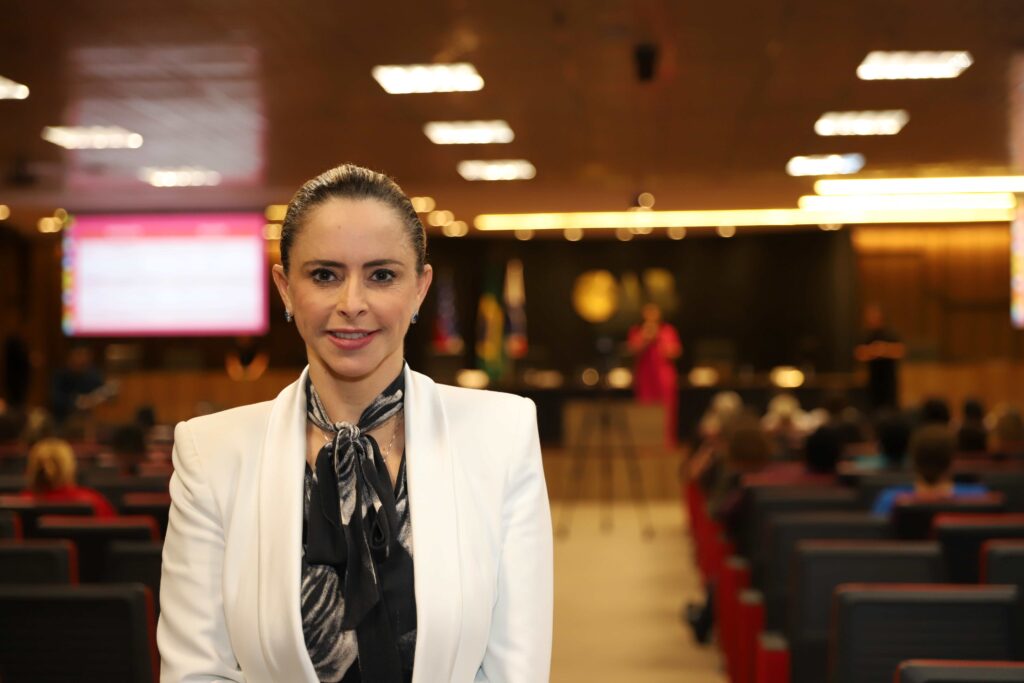 Educacao presidente da Comissao de Inclusao do CEE AM Elaine Saldanha Jornada sobre Inclusao Escolar foto Eduardo Cavalcante 1024x683 1