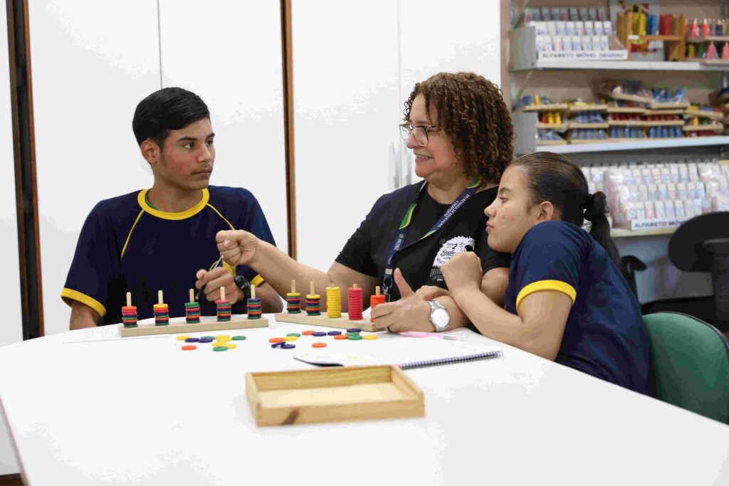 Educacao atividade sala de recurso Fotos Eduardo Cavalcante Seduc Am 23 1024x683 1