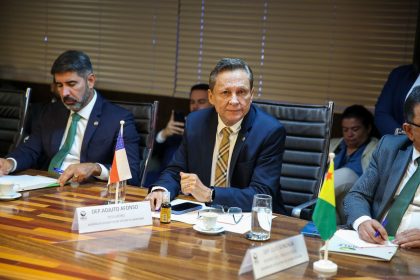 Em Brasilia Adjuto Afonso participa de discussao sobre a 27a Conferencia da Unale e a devolucao das prerrogativas aos deputados estaduais cXCKBq