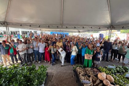 Equipe local durante evento de reinauguracao Marfran Vieira IDAM 1024x576 1