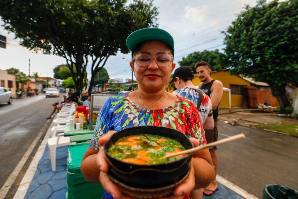 Festival de Parintins 2024 4 culinaria banca de tacaca Martha Oliva Foto Mauro Neto Secom 1024x682 1