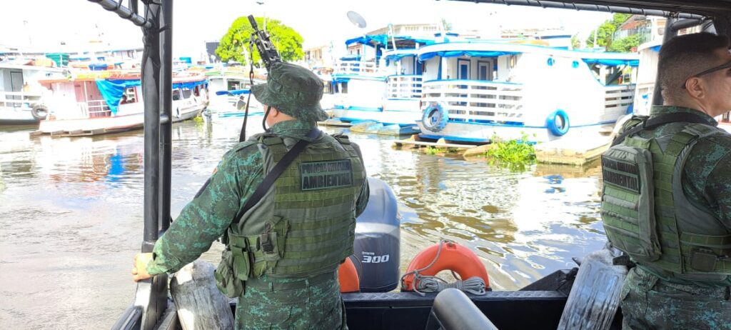 PMAM OPERAC807 A771 O PARINTINS POLICIAMENTO FLUVIAL FOTO DIVULGAC807 A771 O 2 1024x462 1