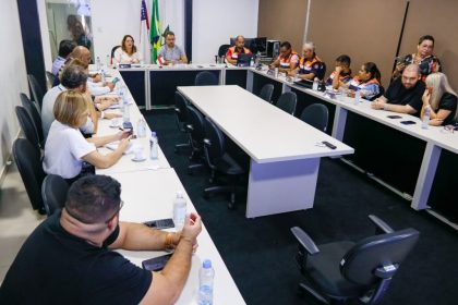 SES AM Reuniao de alinhamento SES e Defesa Civil para tratar da estiagem Fotos Evandro Seixas 1 1024x683 1