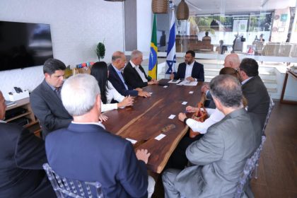 Wilson Lima recebe embaixador de Israel no Brasil e assina acordo de cooperacao tecnica 1 Foto Maurilio Rodrigues Secom 1024x683 1