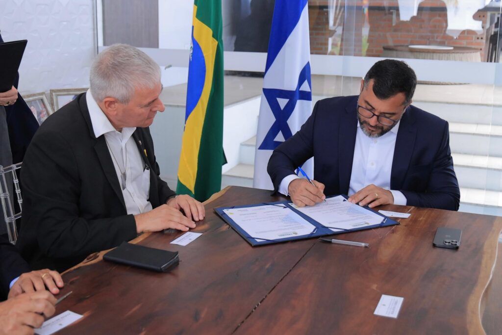 Wilson Lima recebe embaixador de Israel no Brasil e assina acordo de cooperacao tecnica 4 Foto Maurilio Rodrigues Secom 1024x683 1