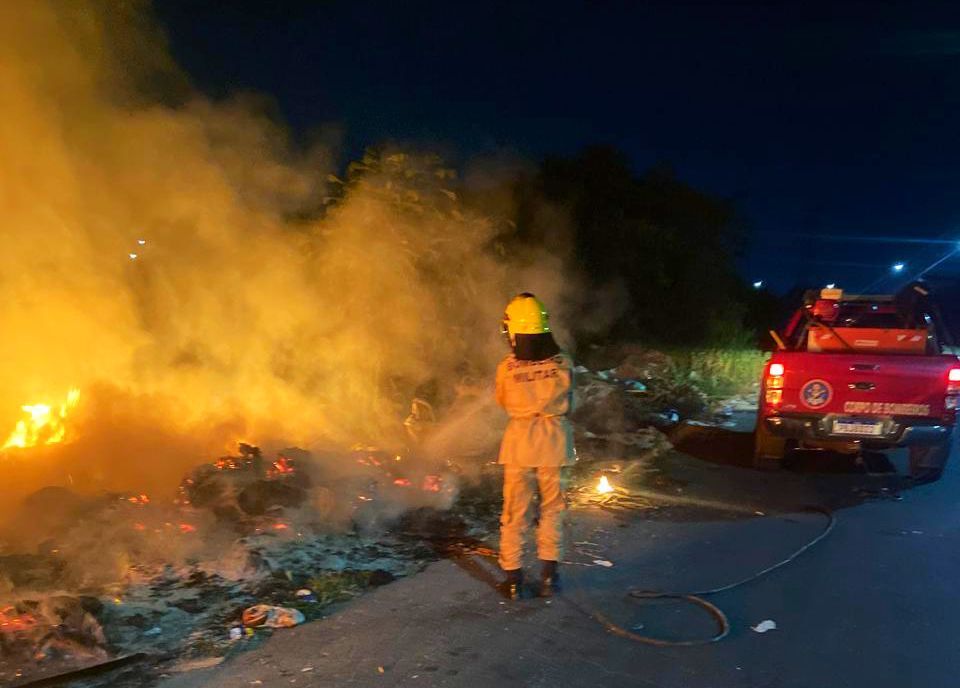 CBMAM OPERACAO CEU LIMPO INCENDIO EM VEGETACAO NO DISTRITO 1