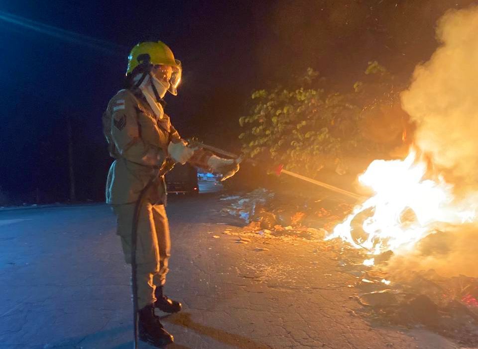 CBMAM OPERACAO CEU LIMPO INCENDIO EM VEGETACAO NO DISTRITO 2