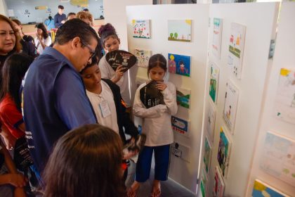 Deputado Joao Luiz participa da exposicao O trabalho infantil que ninguem ve na Aleam Foto Mauro Smith 2Zj9Lg