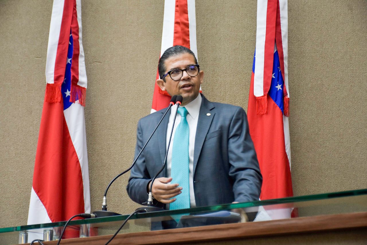 Deputado Joao Luiz propoe Anteprojeto de Lei que dispoe sobre a inclusao do simbolo de conscientizacao nos uniformes de alunos com TEA no Amazonas Foto Mauro Smith 0Z4oPb