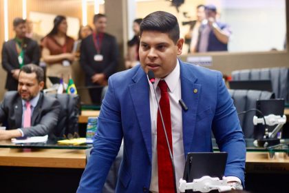 Deputado Mario Cesar Filho cria ponto de apoio para arrecadacao as vitimas do incendio em Nhamunda Foto Leandro Cardoso 1024x683 tCWyyk