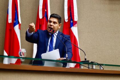 Deputado Mario Cesar Filho notifica as operadoras de navegacao pelo aumento abusivo da Taxa de Pouca Agua Foto Leandro Cardoso 1024x683 TnSgs2