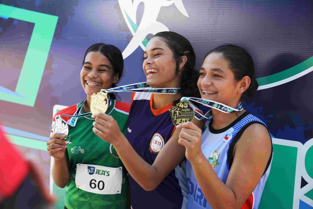 Educacao Alunas atletas medalhistas no Atletismo Foto Euzivaldo Queiroz 1024x683 1