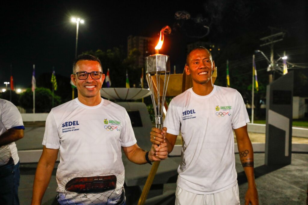 Secretario Jorge Oliveira e o ex atleta e medalhista olimpico Sandro Viana 1024x682 1