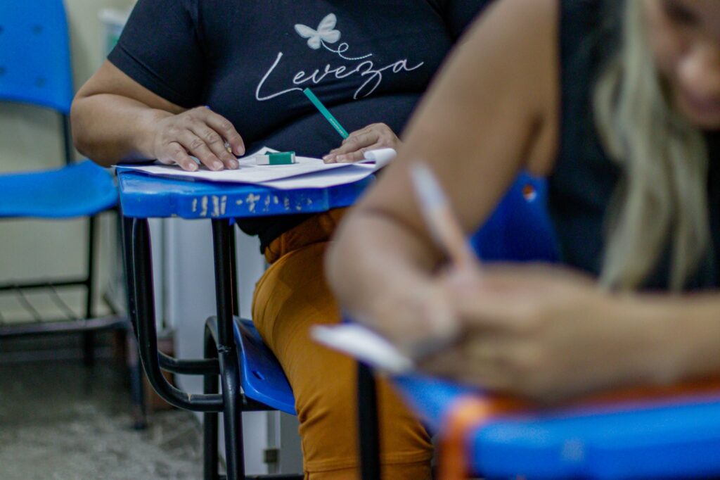 Sejusc Mulheres em situacao de violencia fazem prova da EJA Fotos Lincoln Ferreira 1 1024x682 1