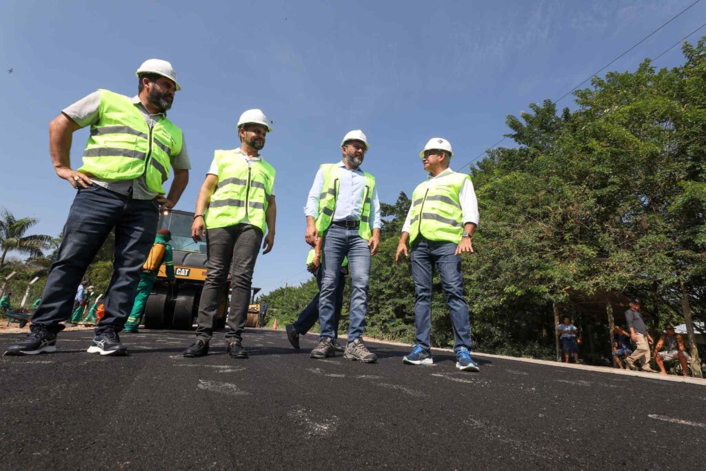 Wilson Lima vistoria retomada de obras na AM 010 e destaca diferencial no trabalho de modernizacao da rodovia Foto Alex Pazuello Secom 7 1024x683 1