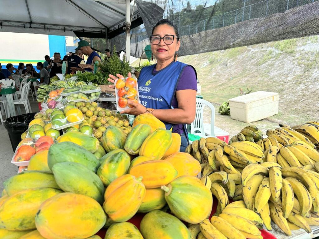 ADS Edicao especial da Feira de Produtos Regionais e doacao de peixes marcam programacao do Governo Presente Feirante Raimunda Carvalho Foto Ruth Juca 1024x768 1