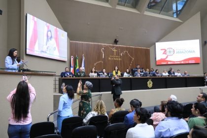 Com grandes trabalhos realizados durante a pandemia da Covid 19 Fiocruz recebe homenagem da Dra. Mayara por 30 anos de existencia Foto Hudson Fonseca i8hMDZ