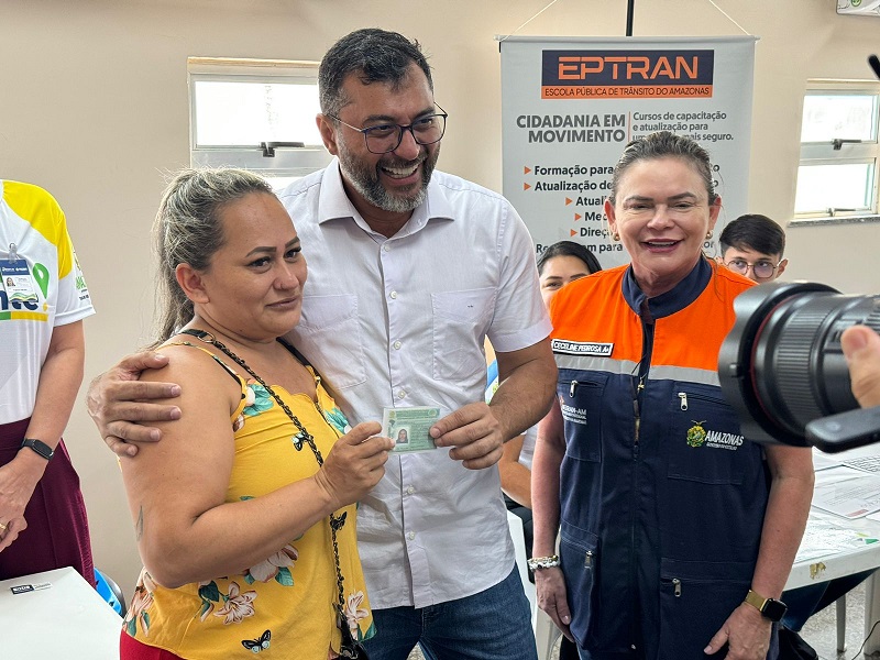 Detran AM Governador Wilson Lima durante entrega de CNH CREDITO Divulgacao Detran AM 0ouP1k