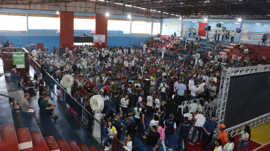 Idam Governo Presente entrega de 32 documentos a produtores rurais de Manaus Fotos Marfran Vieira 1 1024x573 1