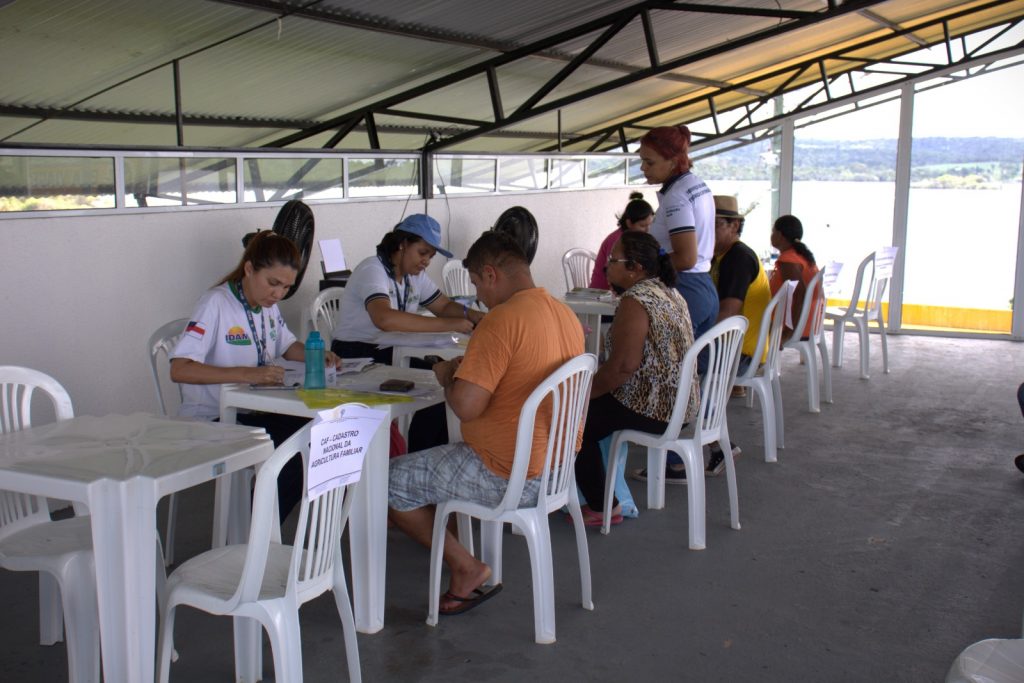 Idam Regularizacao de documentos a produtores rurais da calha do Rio Negro Fotos Arquivo 2