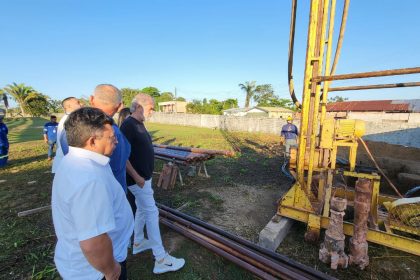 Sinesio Campos entrega emenda para construcao de poco artesiano em Manaquiri 9V3sWO