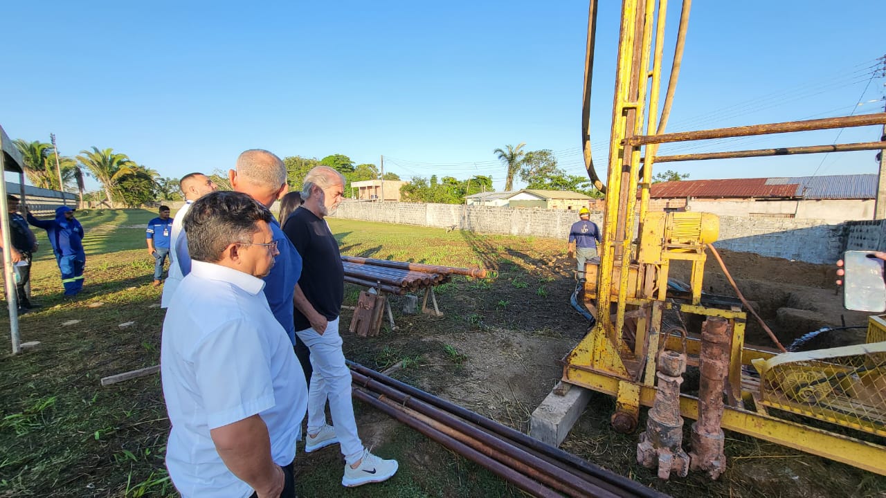 Sinesio Campos entrega emenda para construcao de poco artesiano em Manaquiri 9V3sWO