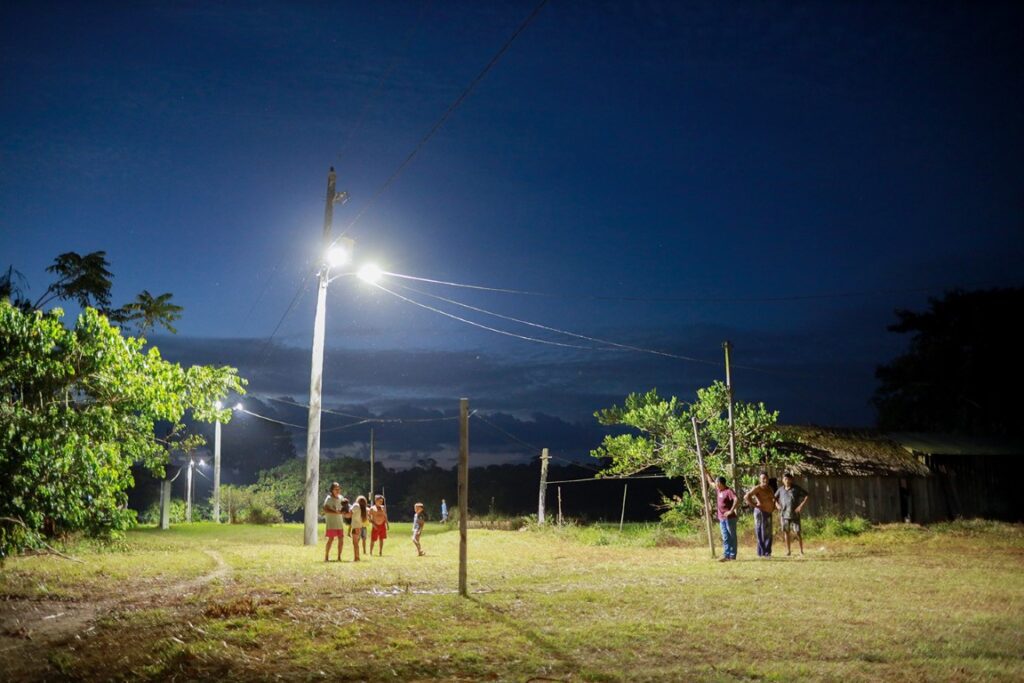 UGPE ILUMINA AMAZONAS COMUNIDADE PARINTINS FOTO TIAGO CORREA UGPE02 1024x683 1