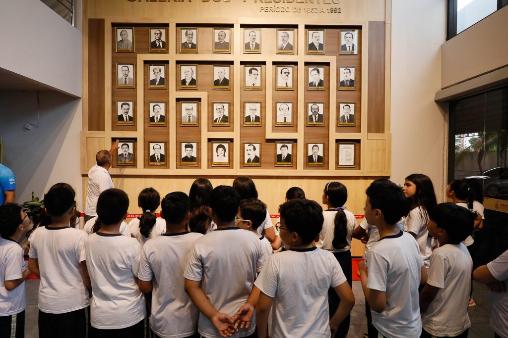 Alunos do ensino fundamental participam do projeto E28098Cidadao de Berco na Assembleia Legislativa Foto Auri Queiros 1024x683 j1Iu7d