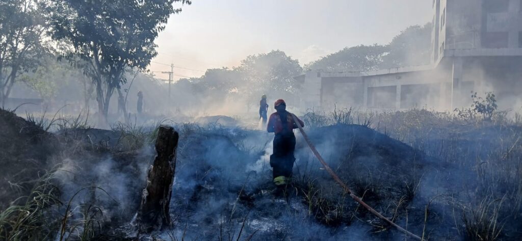 CBMAM INCENDIO EM VEGETACAO NA COMPENSA 01 1024x473 1