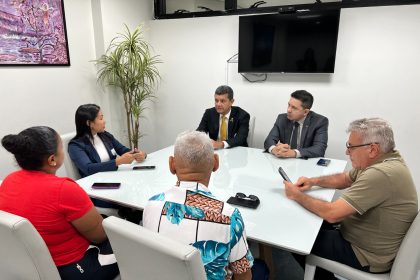 Feirantes de Manaus se reunem com deputados kPvMyf