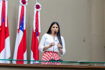 Deputada Mayra Dias cobra pagamento de profissionais de saude e denuncia falta de equipamentos no Hospital 28 de Agosto Foto Aguilar Abecassis 1024x683 pRkduq