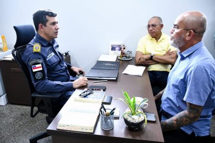 Deputado Cabo Maciel realiza reuniao com comandante geral da Policia Militar do Amazonas 1024x683 GB2rQc