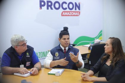 Deputado Mario Cesar Filho participa de reuniao de emergencia com Procon e Ministerio Publico sobre cancelamento de fiscalizacao em postos de combustiveis Foto Leandro Cardoso 1024x666 8rL362